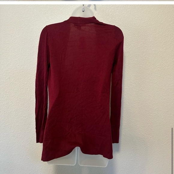 WHBM Red Open Front Sweater

Size XXS - Picture 2 of 6